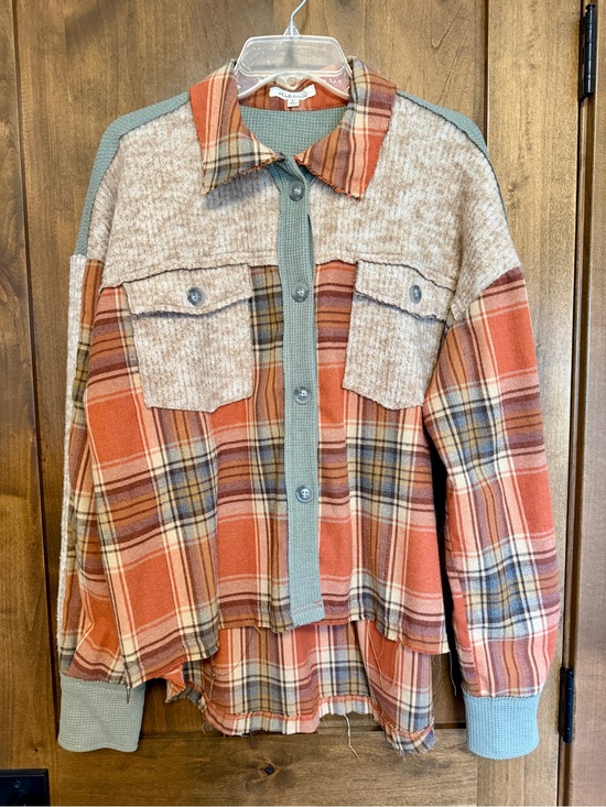 Oli & Hali Tops - Oli & Hali mixed fabric flannel size L